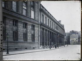 Image représentant Facade de l'École de Médecine, rue de l'École-de-Médecine