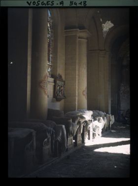 Image représentant Matelas dans la nef droite de l'église