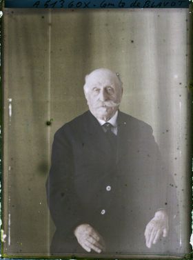 Image représentant https://musee-albert-kahn.s-museum.fr/home/NWQ2OTAwYzNmYjZlZTk1ZWQwODJmMjY4L2dlbmVyaWMtbm90aWNlLXRhYi9hdXRob3JpdHkvNjE3YTc5ZjVjZjhiODk2OGIzMzM3ZDIx/5d6900c3fb6ee95ed082f268/generic-notice-tab/authority/617a79ebcf8b8968b33368be Le Comte de Blavot