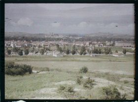 Image représentant France, Verdun, La Ville, vue prise vers le Sud Ouest de la voie ferrée de Verdun à Metz