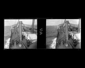 Image représentant Le pont avant du steamer "Koréa"