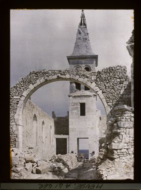 Image représentant France, Montsec (Woëvre), Ruines de l'Eglise, intérieur