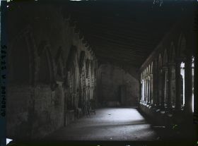 Image représentant St Emilion, Cloître de l'Eglise Collégiale