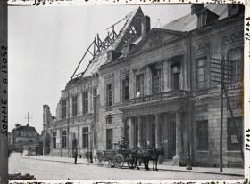 Image représentant France, Péronne, L'Hôtel de Ville