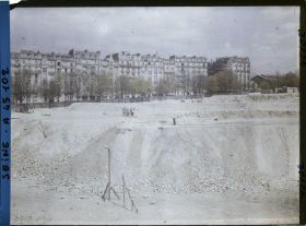Image représentant Démolition des anciennes fortifications à la porte de Versailles, boulevard Lefebvre