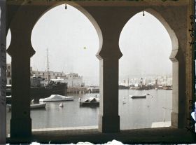 Image représentant Le port vu de l'Amirauté