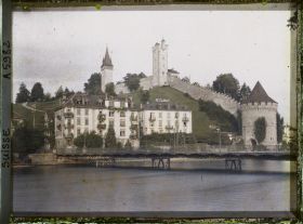 Image représentant La Reuss et les remparts de la Musegg