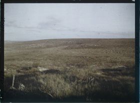 Image représentant France, Montfaucon, La Cote 304, vue prise de la route de Malancourt à Esnes vers l'Est