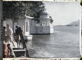 Image représentant Au bord du lac Pichola