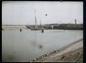 Image représentant Belgique, Zee Brugge, L'Ecluse du Chenal