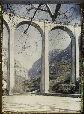 Image représentant Pont viaduc enjambant la vallée du Loup
