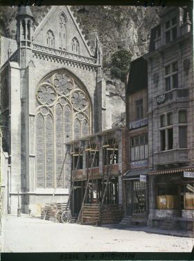 Image représentant Belgique, Dinant, Reconstructions Place Notre-Dame