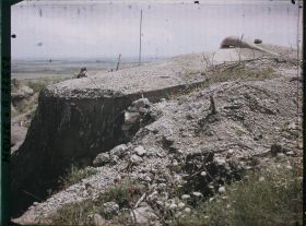 Image représentant France, Vaux, Fort de Vaux Coupole de mitrailleuse ayant résisté au bombardement