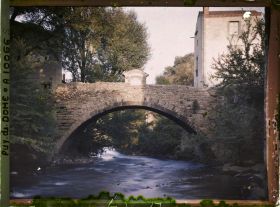 Image représentant France, St Floret, Le pont