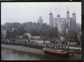Image représentant Vue sur la Tour de Londres prise de Tower Bridge