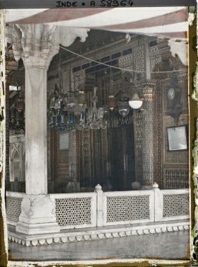 Image représentant Le Begami Dalaan, porche du mausolée de Khaja-ud-Din Chishti dans le dargâh Sharif