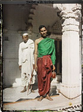 Image représentant Dévots au temple Hathi Singh