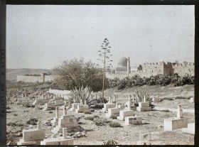 Image représentant Vue de la vieille ville depuis le cimetière musulman