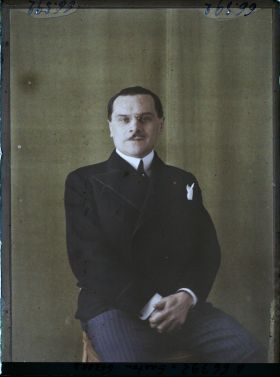 Image représentant https://musee-albert-kahn.s-museum.fr/home/NWQ2OTAwYzNmYjZlZTk1ZWQwODJmMjY4L2dlbmVyaWMtbm90aWNlLXRhYi9hdXRob3JpdHkvNjE3YTc5ZjVjZjhiODk2OGIzMzM3ZDIx/5d6900c3fb6ee95ed082f268/generic-notice-tab/authority/617a79ebcf8b8968b3336d9a Monsieur Gaston Gérard