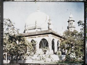 Image représentant Une mosquée avec son minaret