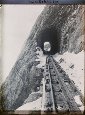 Image représentant Le tunnel de l'Esel sur la ligne du chemin de fer du mont Pilate