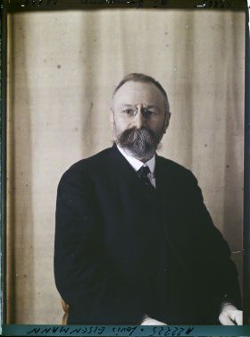 Image représentant Monsieur  https://musee-albert-kahn.s-museum.fr/home/NWQ2OTAwYzNmYjZlZTk1ZWQwODJmMjY4L2dlbmVyaWMtbm90aWNlLXRhYi9hdXRob3JpdHkvNjE3YTc5ZjVjZjhiODk2OGIzMzM3ZDIx/5d6900c3fb6ee95ed082f268/generic-notice-tab/authority/617a79ebcf8b8968b3336c7e Louis Eisenmann