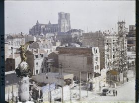 Image représentant France, Reims, Vue vers la Cathédrale et la rue Drouët d'Erlon