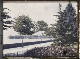 Image représentant Le château d'Ouchy et le Léman vus du quai de Belgique