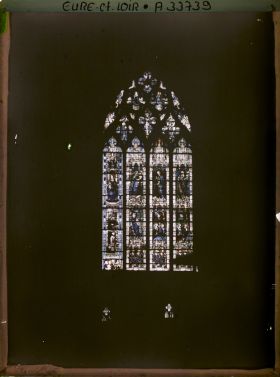 Image représentant Les vitraux de la chapelle de Vendôme dans la cathédrale Notre-Dame