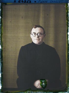 Image représentant https://musee-albert-kahn.s-museum.fr/home/NWQ2OTAwYzNmYjZlZTk1ZWQwODJmMjY4L2dlbmVyaWMtbm90aWNlLXRhYi9hdXRob3JpdHkvNjE3YTc5ZjVjZjhiODk2OGIzMzM3ZDIx/5d6900c3fb6ee95ed082f268/generic-notice-tab/authority/617a79ebcf8b8968b3336a5f Le Père Pierre Charles