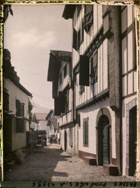 Image représentant France, Espelette, Une rue