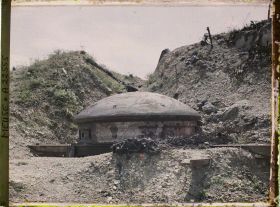 Image représentant France, Vaux, Fort de Vaux Coupole de 75 ayant résisté au bombardement