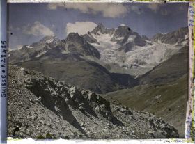 Image représentant La moraine du glacier de Findel devant la Dent Blanche