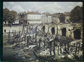 Image représentant France, Meaux, Ensemble des moulins, vu de la rive gauche vue prise de très près