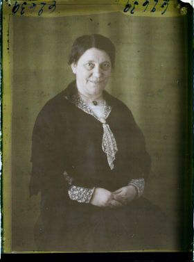 Image représentant https://musee-albert-kahn.s-museum.fr/home/NWQ2OTAwYzNmYjZlZTk1ZWQwODJmMjY4L2dlbmVyaWMtbm90aWNlLXRhYi9hdXRob3JpdHkvNjE3YTc5ZjVjZjhiODk2OGIzMzM3ZDIx/5d6900c3fb6ee95ed082f268/generic-notice-tab/authority/617a79ebcf8b8968b3336704 Mademoiselle Else Giese