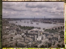 Image représentant France, Bordeaux, Panorama s/la Garonne