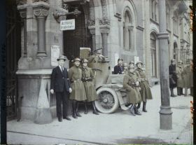 Image représentant Prusse, Aix-la-Chapelle, Auto Mitrailleuse Belge prête à Sortir