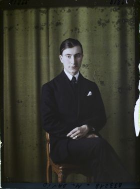 Image représentant https://musee-albert-kahn.s-museum.fr/home/NWQ2OTAwYzNmYjZlZTk1ZWQwODJmMjY4L2dlbmVyaWMtbm90aWNlLXRhYi9hdXRob3JpdHkvNjE3YTc5ZjVjZjhiODk2OGIzMzM3ZDIx/5d6900c3fb6ee95ed082f268/generic-notice-tab/authority/617a79ebcf8b8968b3336b33 Monsieur David