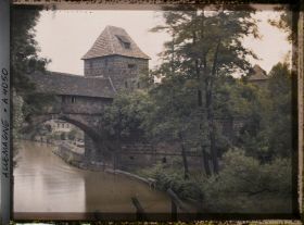 Image représentant La porte Kasemattentor au dessus de la Pegnitz
