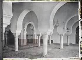 Image représentant La salle de prière de la mosquée Sidi El Halaoui