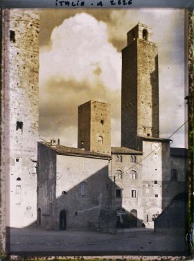 Image représentant Une partie des tours jumelles Salvucci et la tour Rognosa