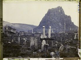 Image représentant Cimetière et rocher de la forteresse noire