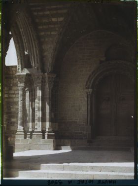 Image représentant Détail de l'intérieur du porche du For de la cathédrale Notre-Dame-de-l'Annonciation