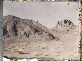 Image représentant Pitons rocheux le long de la piste à une heure au nord de Surmak, monts Zagros