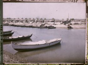 Image représentant Pinasses dans le port ou à l'île aux oiseaux (?)
