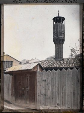 Image représentant Ancienne mosquée à minaret de bois