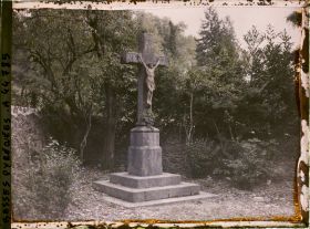 Image représentant France , Tardets, Vieux Calvaire derrière l'Eglise