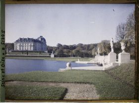 Image représentant Les jardins et le château de Voisins