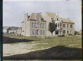 Image représentant Belgique, Kemmel, nouvelles Maisons , le Kemmel dans le fond