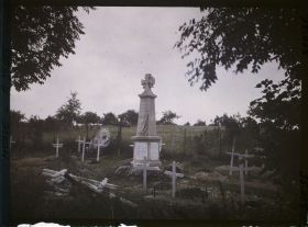 Image représentant France, Aubreville (Meuse), Cimetière militaire et monument aux morts